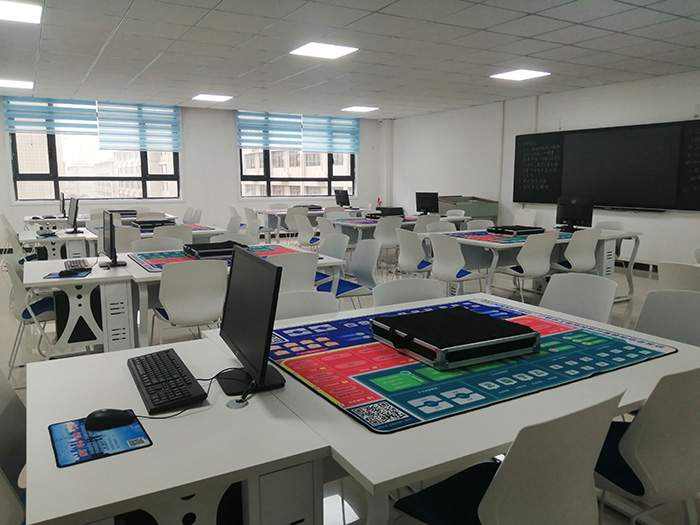 1661219257800330.jpg 13-招投標(biāo)沙盤實訓(xùn)室.jpg