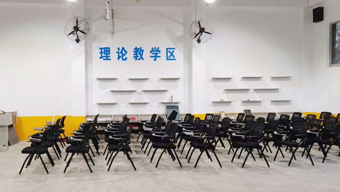 1663119136876257.jpg 2理論教學(xué)區(qū)2.jpg
