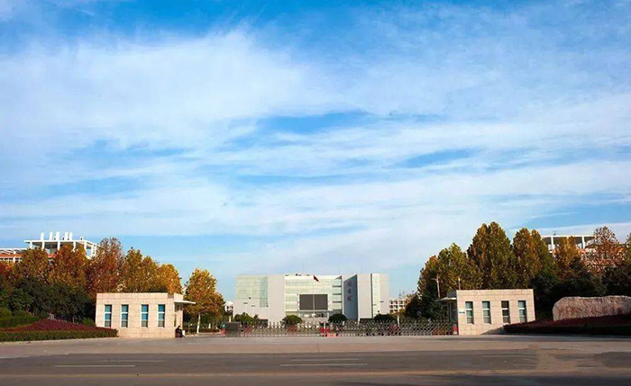 1664523194245470.jpg 1許昌職業(yè)校門.jpg